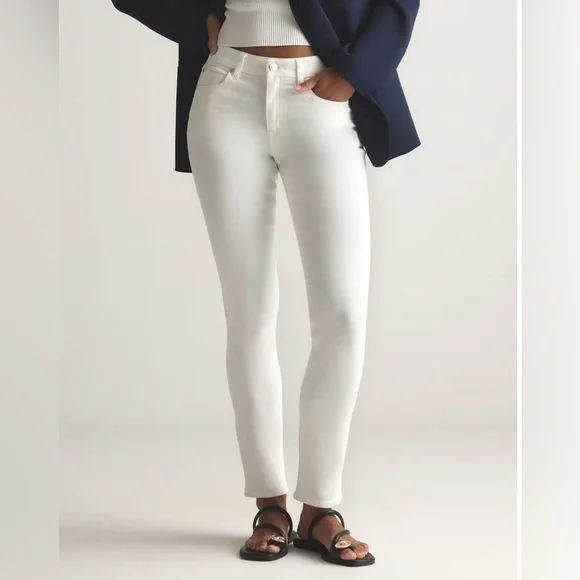NWOT Luna Stretch Slim Straight Jeans Cloud White Sz 26 - Picture 1 of 9